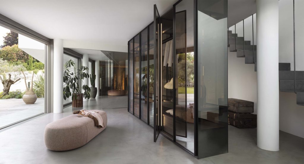 Tian, all-glass wardrobe design by Lema as part of the Armadio al Centimetro collection.